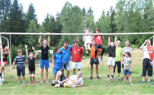 camping la chanterelle football