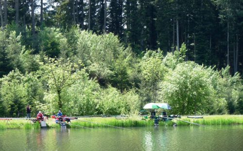 pêche au camping la chanterelle champagnac le vieux